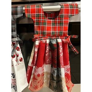🚨2/$25🚨 Handmade Hanging Kitchen Dress Towel for the Oven or Dishwasher Bar.